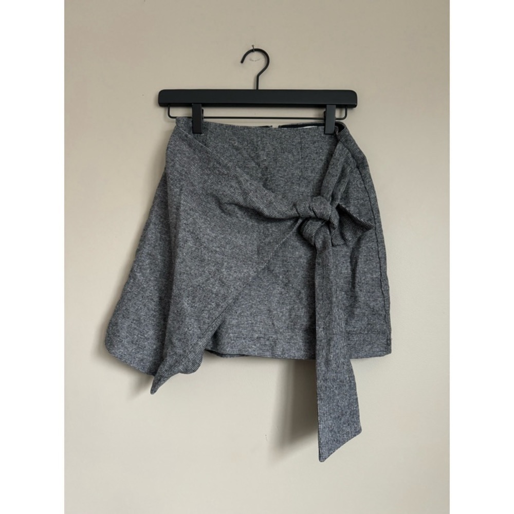 ARITZIA WILFRED Dorine Black & White Wool Cashmere Blend Wrap-Front Mini-Skirt